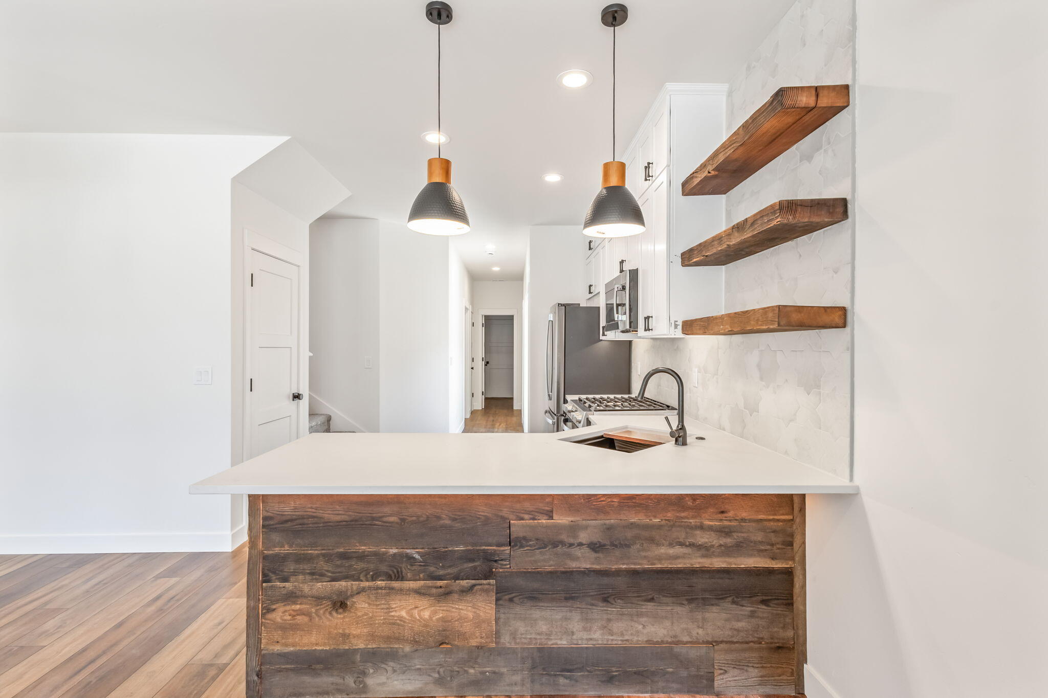 SaddleStone - Residential