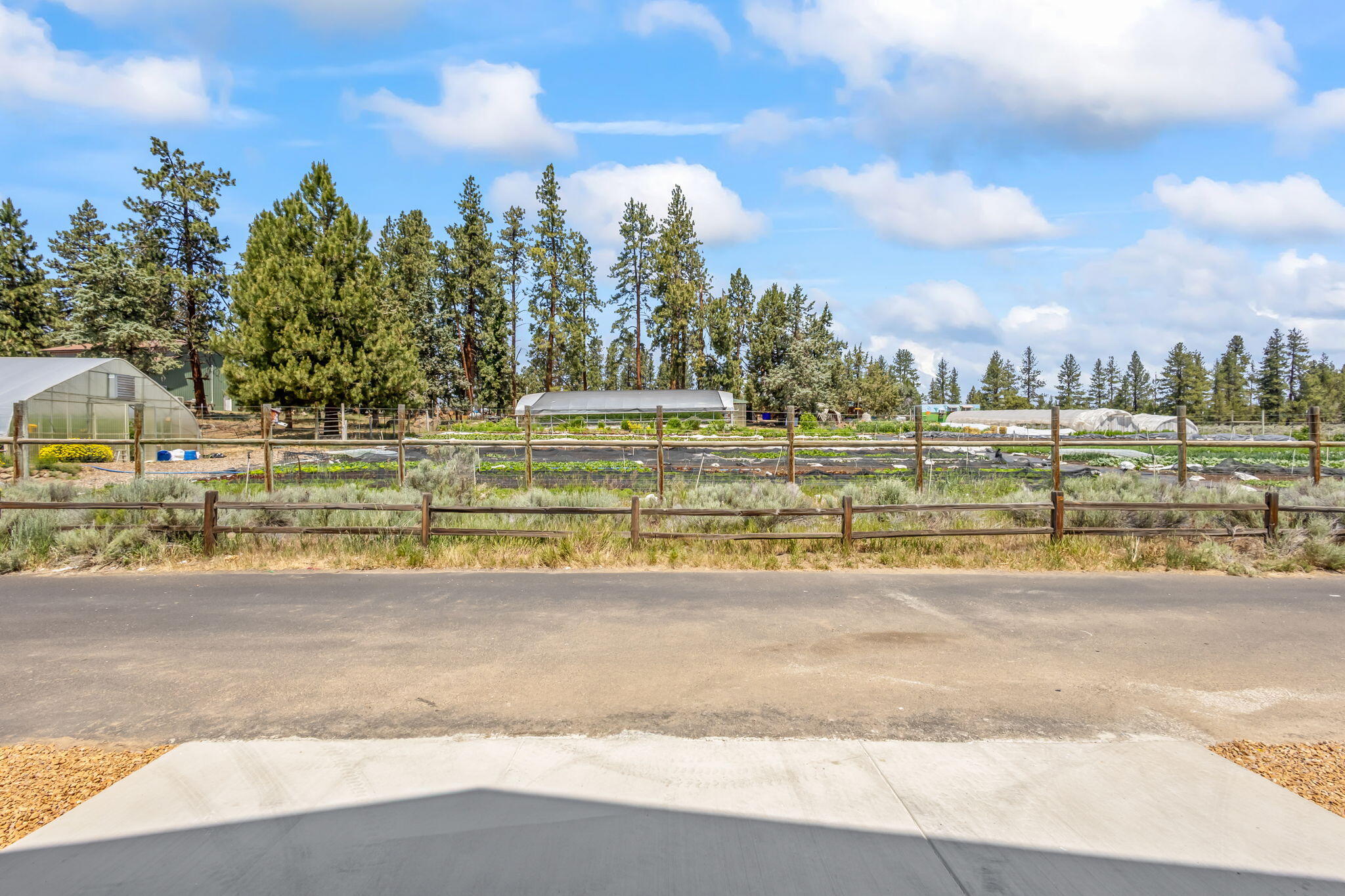 SaddleStone - Residential