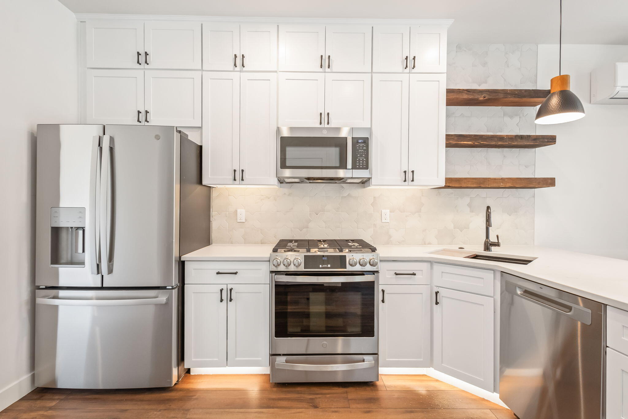 SaddleStone - Residential