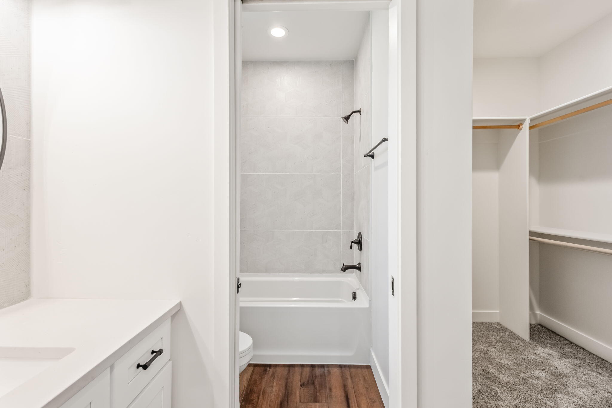 SaddleStone - Residential