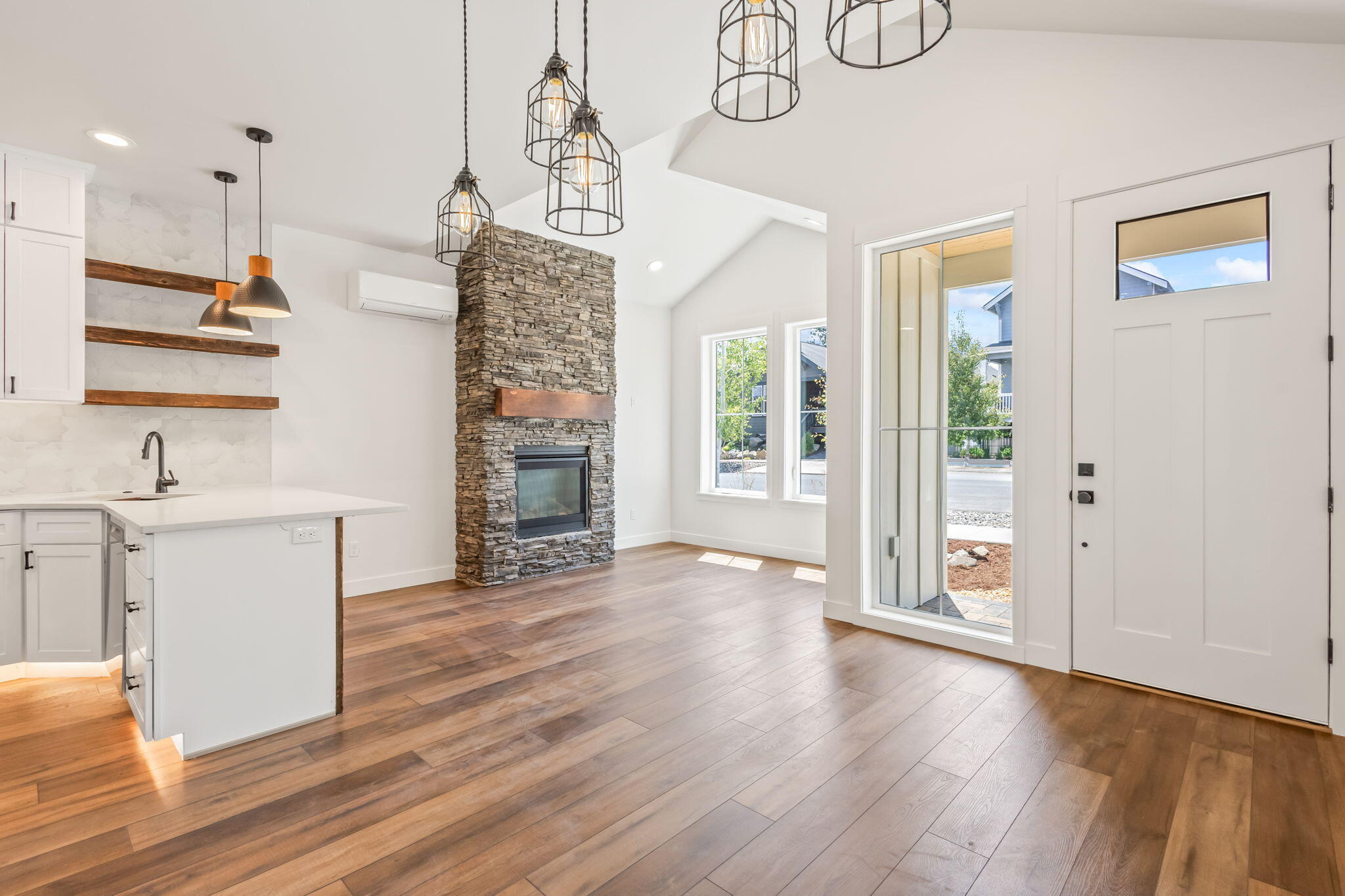 SaddleStone - Residential