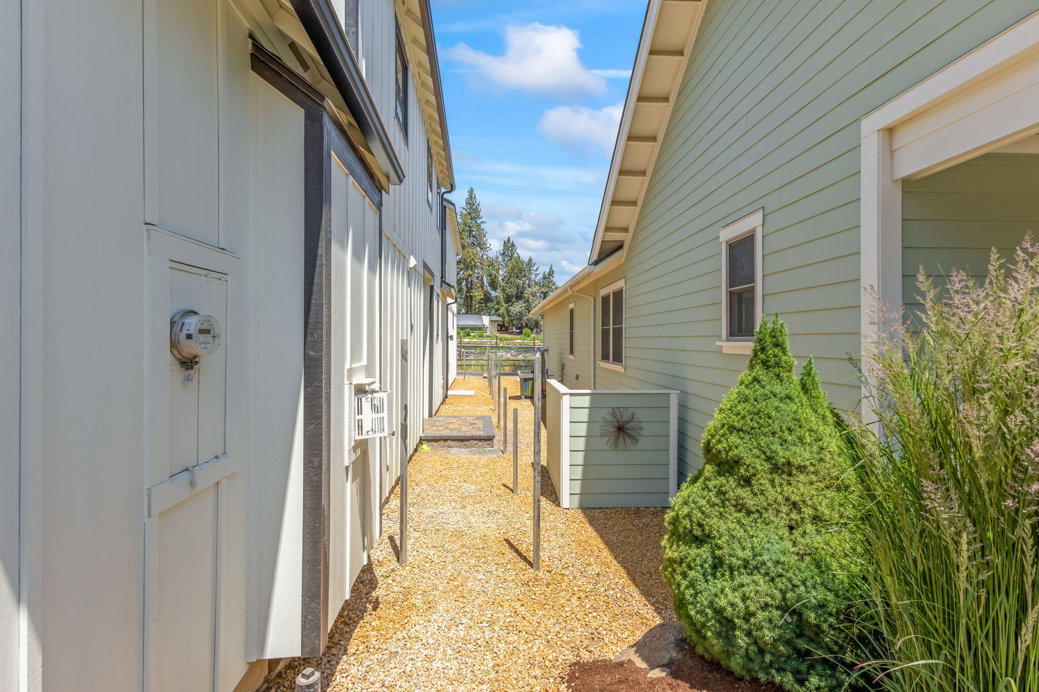 SaddleStone - Residential