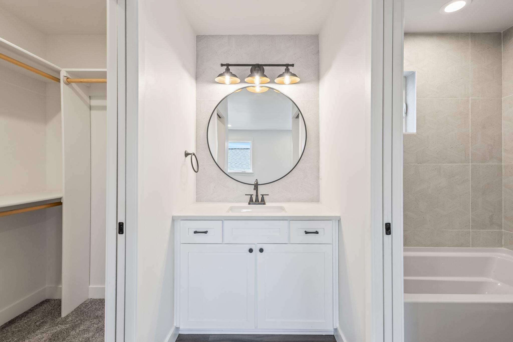 SaddleStone - Residential