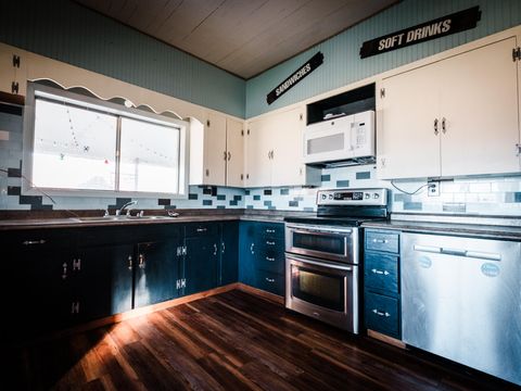 Tiny photo for 311 NE 7th Street, John Day, OR 97845 (MLS # 220214711)