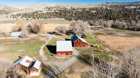 Tiny photo for 311 NE 7th Street, John Day, OR 97845 (MLS # 220214711)