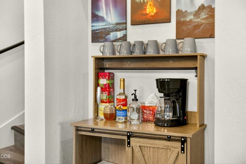 Tiny photo for 4715 Red Tail Drive, Klamath Falls, OR 97601 (MLS # 220226148)