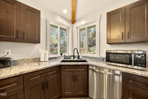 Tiny photo for 4715 Red Tail Drive, Klamath Falls, OR 97601 (MLS # 220226148)