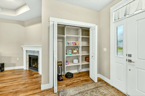 Tiny photo for 1726 River Run Street, Central Point, OR 97502 (MLS # 220219796)