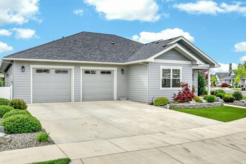 Tiny photo for 1726 River Run Street, Central Point, OR 97502 (MLS # 220219796)