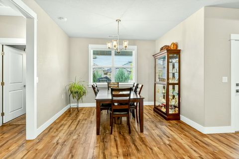 Tiny photo for 1726 River Run Street, Central Point, OR 97502 (MLS # 220219796)