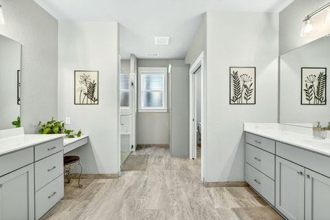 Tiny photo for 1726 River Run Street, Central Point, OR 97502 (MLS # 220219796)