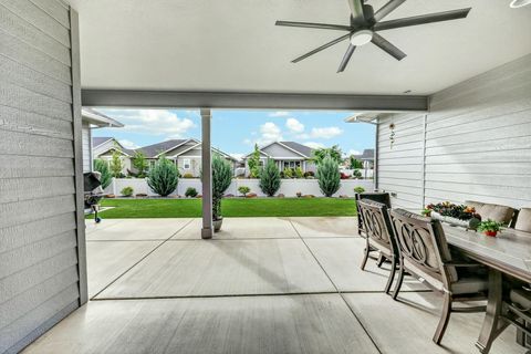 Tiny photo for 1726 River Run Street, Central Point, OR 97502 (MLS # 220219796)