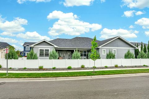 Tiny photo for 1726 River Run Street, Central Point, OR 97502 (MLS # 220219796)