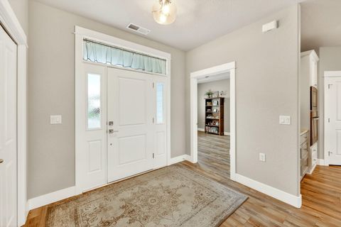 Tiny photo for 1726 River Run Street, Central Point, OR 97502 (MLS # 220219796)