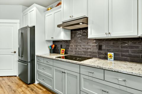 Tiny photo for 1726 River Run Street, Central Point, OR 97502 (MLS # 220219796)