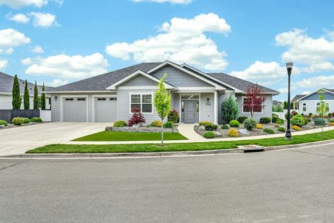Tiny photo for 1726 River Run Street, Central Point, OR 97502 (MLS # 220219796)