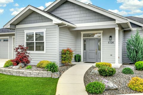 Tiny photo for 1726 River Run Street, Central Point, OR 97502 (MLS # 220219796)