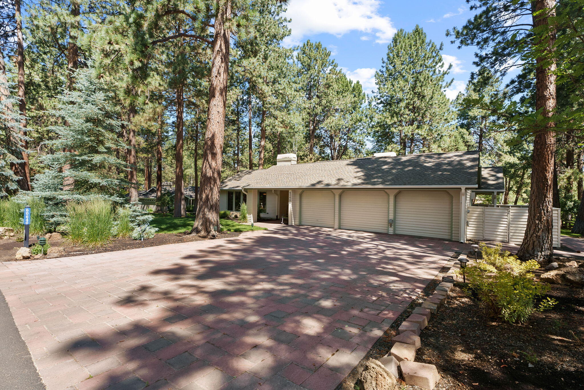 60640 Thunderbird Court