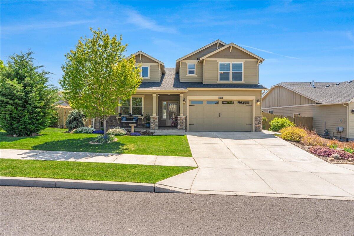 4720 SW Volcano View Way