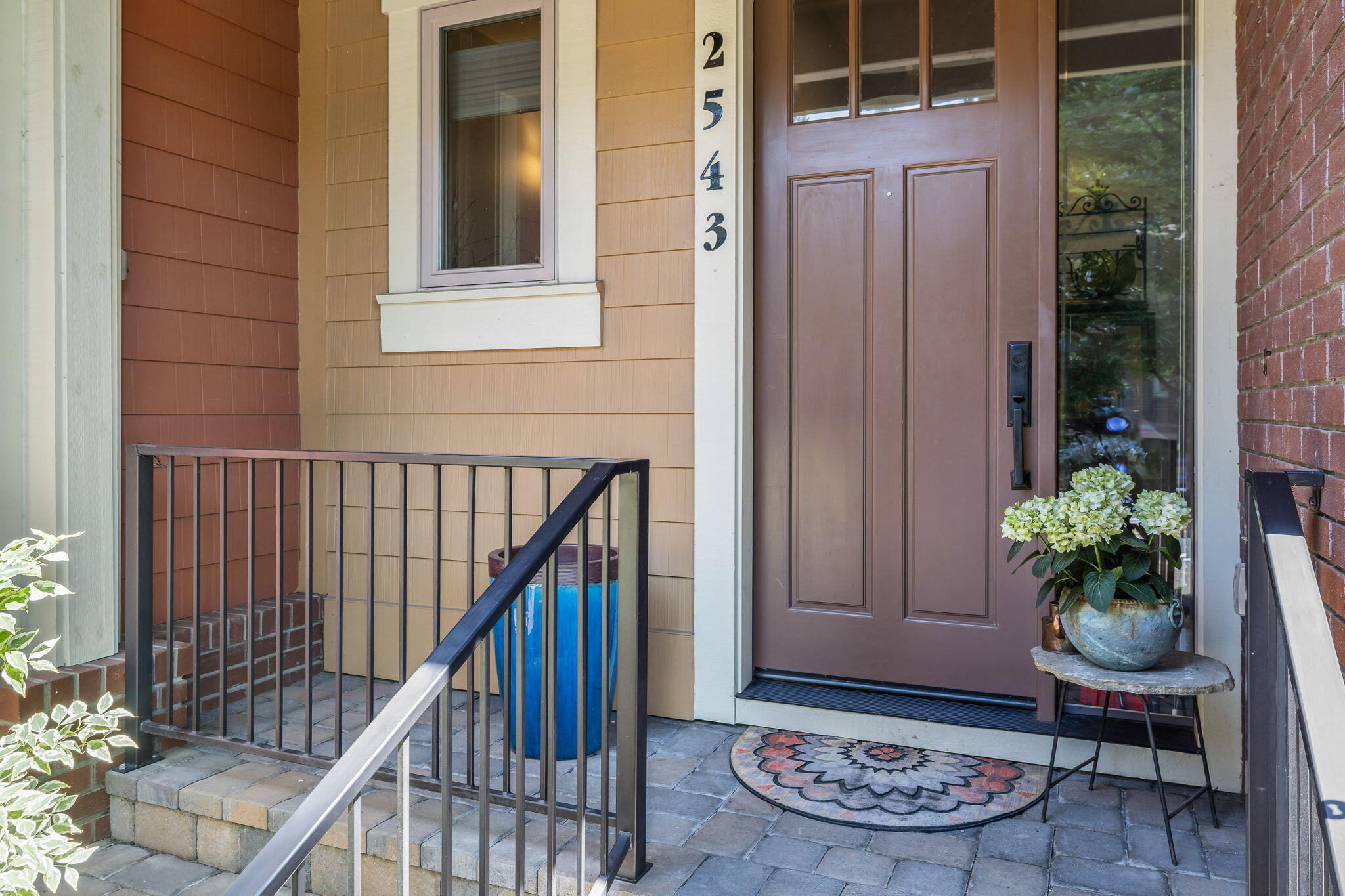 2543 NW Crossing Drive