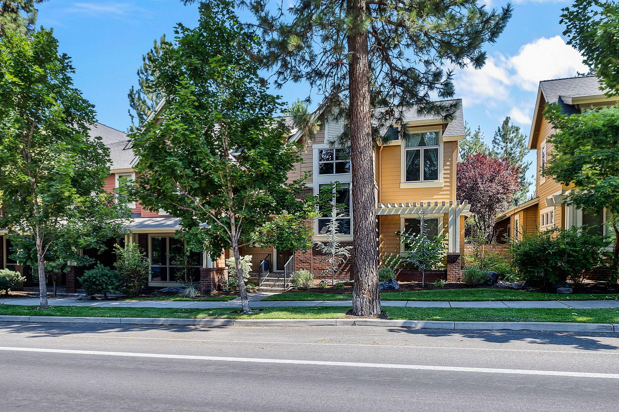 2543 NW Crossing Drive