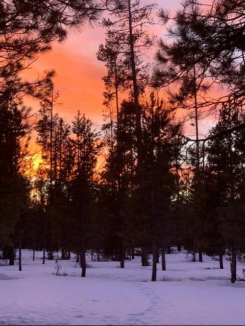 Tiny photo for 153526 Twilla Court, La Pine, OR 97739 (MLS # 220220483)