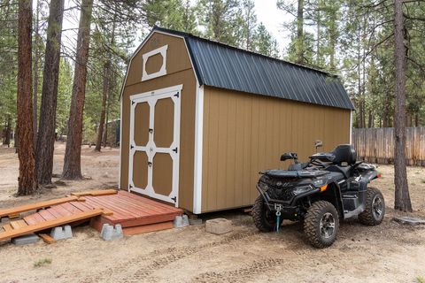 Tiny photo for 153526 Twilla Court, La Pine, OR 97739 (MLS # 220220483)