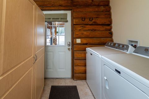 Tiny photo for 153526 Twilla Court, La Pine, OR 97739 (MLS # 220220483)