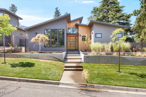 Tiny photo for 619 Elkader Street, Ashland, OR 97520 (MLS # 220227302)