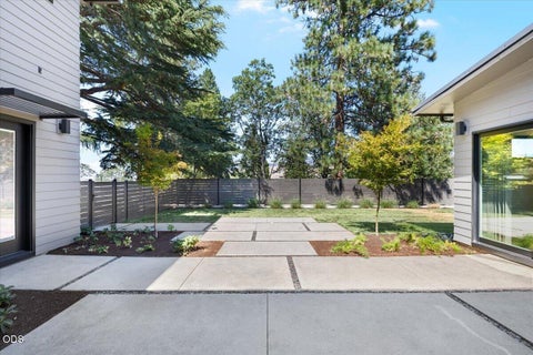 Tiny photo for 619 Elkader Street, Ashland, OR 97520 (MLS # 220227302)