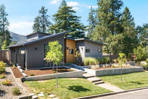 Tiny photo for 619 Elkader Street, Ashland, OR 97520 (MLS # 220227302)