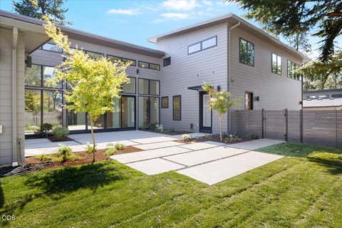 Tiny photo for 619 Elkader Street, Ashland, OR 97520 (MLS # 220227302)