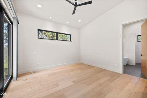 Tiny photo for 619 Elkader Street, Ashland, OR 97520 (MLS # 220227302)
