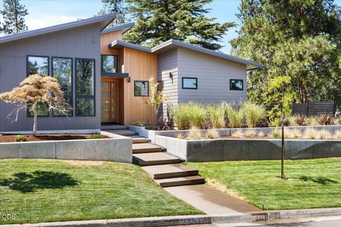 Tiny photo for 619 Elkader Street, Ashland, OR 97520 (MLS # 220227302)