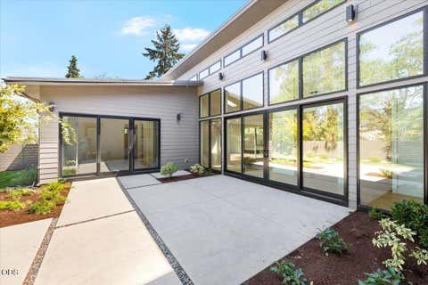 Tiny photo for 619 Elkader Street, Ashland, OR 97520 (MLS # 220227302)