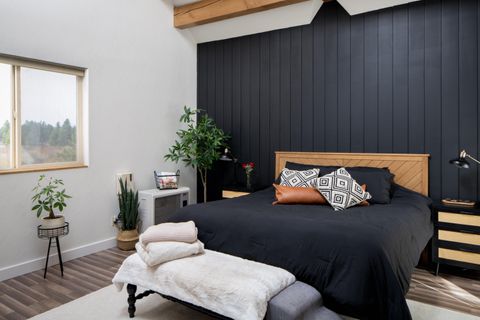 Tiny photo for 54977 Huntington Road, Bend, OR 97707 (MLS # 220217729)