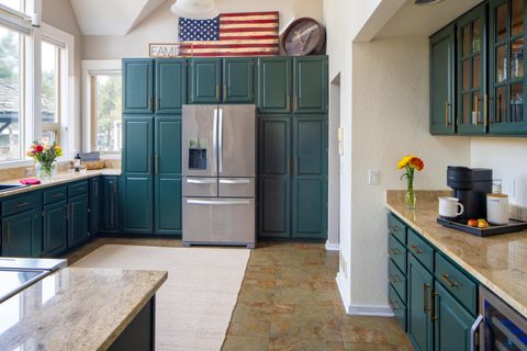 Tiny photo for 54977 Huntington Road, Bend, OR 97707 (MLS # 220217729)