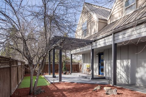 Tiny photo for 54977 Huntington Road, Bend, OR 97707 (MLS # 220217729)