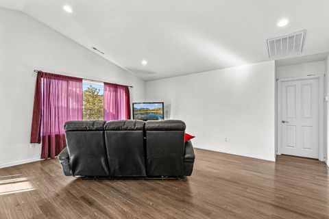 Tiny photo for 7843 Cadence Lane, White City, OR 97503 (MLS # 220211853)