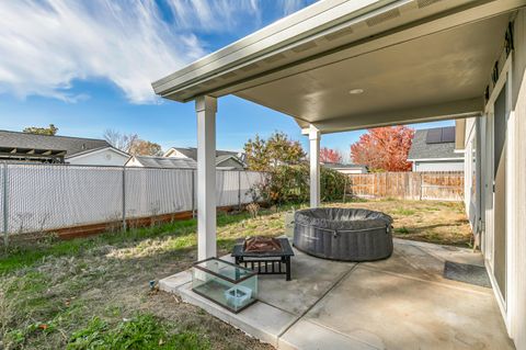 Tiny photo for 7843 Cadence Lane, White City, OR 97503 (MLS # 220211853)