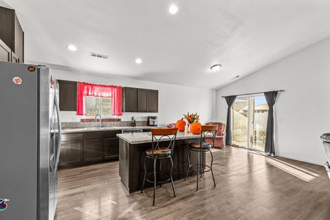 Tiny photo for 7843 Cadence Lane, White City, OR 97503 (MLS # 220211853)