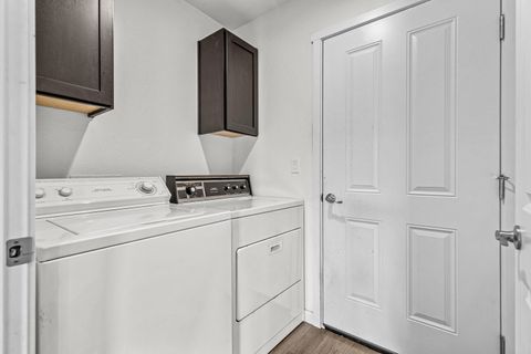 Tiny photo for 7843 Cadence Lane, White City, OR 97503 (MLS # 220211853)