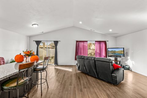 Tiny photo for 7843 Cadence Lane, White City, OR 97503 (MLS # 220211853)