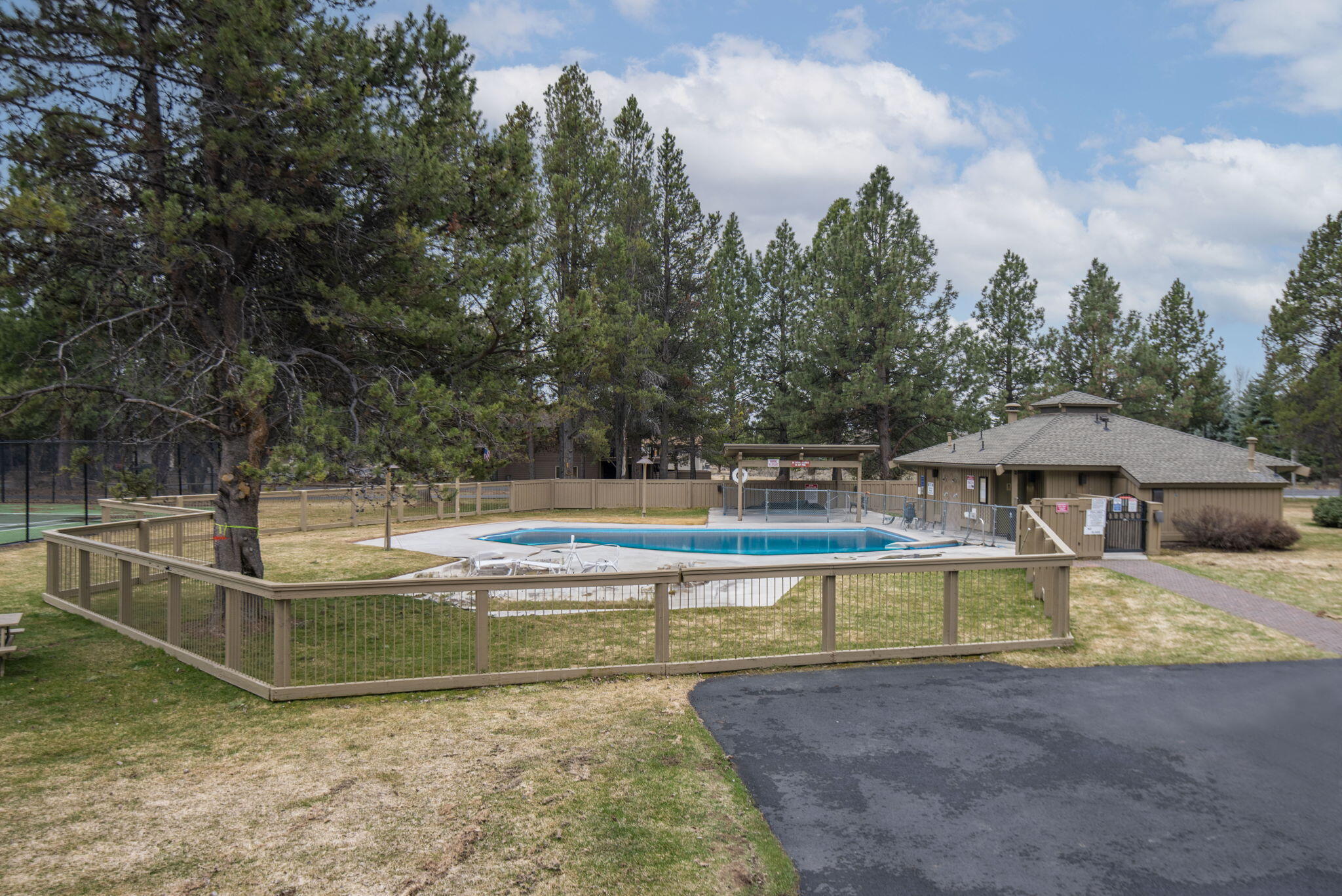 Quelah Condos - Residential