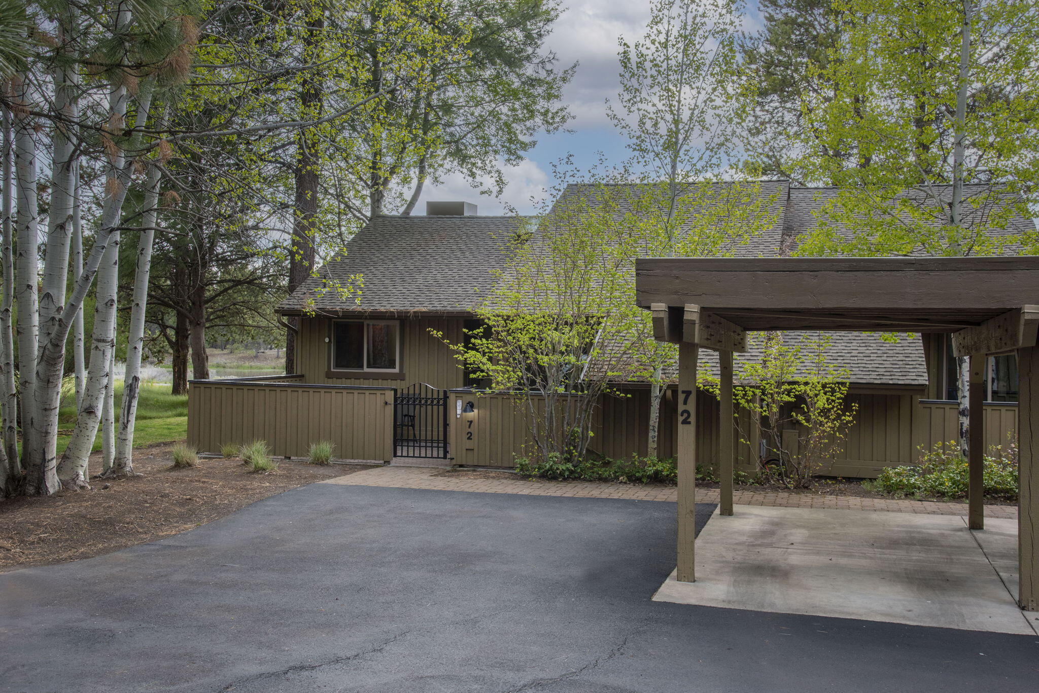 Quelah Condos - Residential