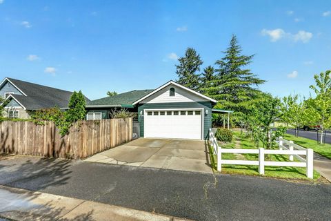 Tiny photo for 2078 Orchard Home Drive, Medford, OR 97501 (MLS # 220219996)