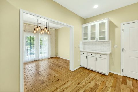 Tiny photo for 2078 Orchard Home Drive, Medford, OR 97501 (MLS # 220219996)
