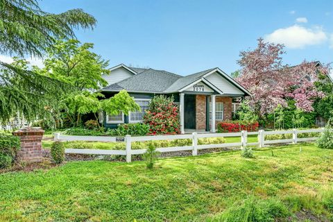 Tiny photo for 2078 Orchard Home Drive, Medford, OR 97501 (MLS # 220219996)