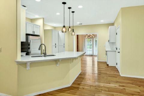 Tiny photo for 2078 Orchard Home Drive, Medford, OR 97501 (MLS # 220219996)