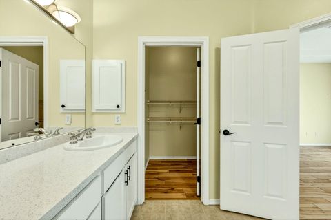 Tiny photo for 2078 Orchard Home Drive, Medford, OR 97501 (MLS # 220219996)